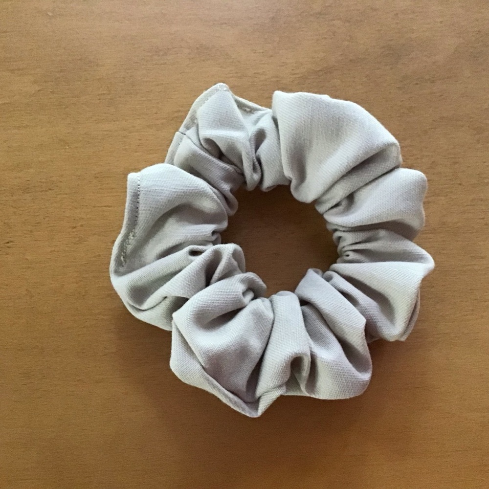 ❗️SOLD❗️Set of 4 Handmade Scrunchies - Picture 4 of 5